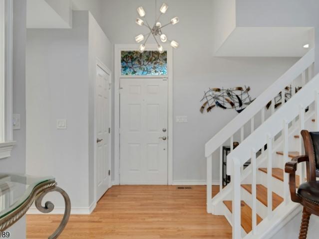 1 Sherwood Dr
