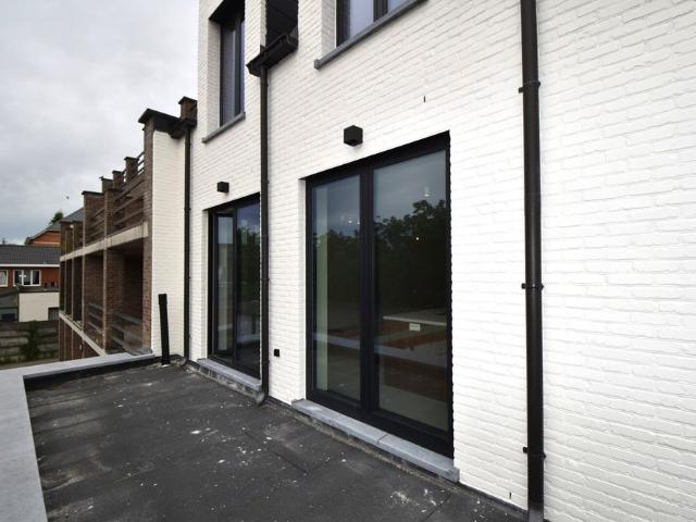 1 Slk. app. bew. opp. v. 76m²  staanplaats & kelderberging
