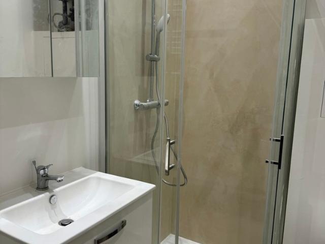 1 slpk appartement / volledig vernieuwd / goede ligging