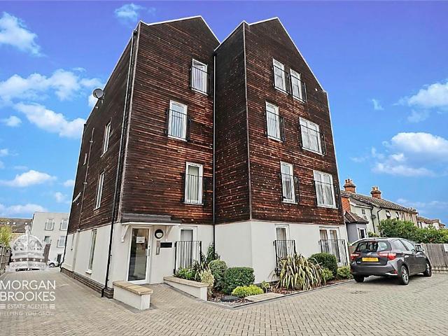 1 Southend Road, Stanford Le Hope SS17, 2 bed flat to rent, £1,350 pcm | PrimeLocation