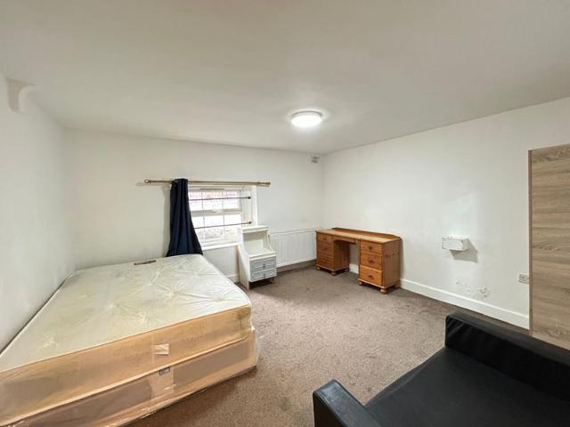 1 Spacious Bed Flat Near Stratford