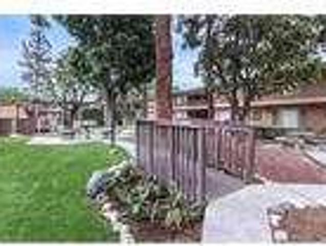 1 Spacious BR in Fullerton. Carport parking!