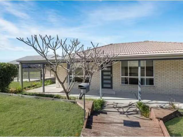 1 Tulloch Terrace, Cessnock House for rent Listed by Enquirie.