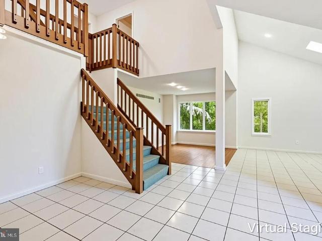 1 Turnberry Way