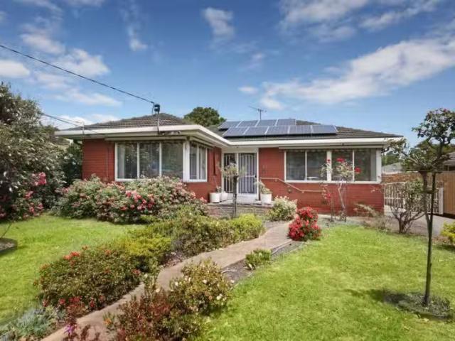 1 Tennyson Court, Mulgrave VIC 3170 House Auction