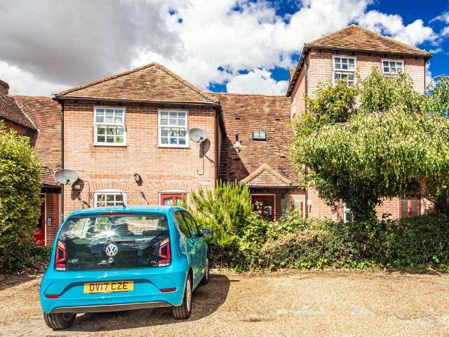 1 The Shambles, Wallingford, Oxfordshire OX10, 2 bed flat to rent, £1,400 pcm | PrimeLocation