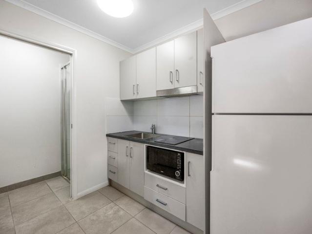 1 UNITS VACANT When City Meets Country