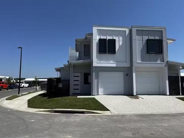 1 Valley Street, Banya, QLD 4551