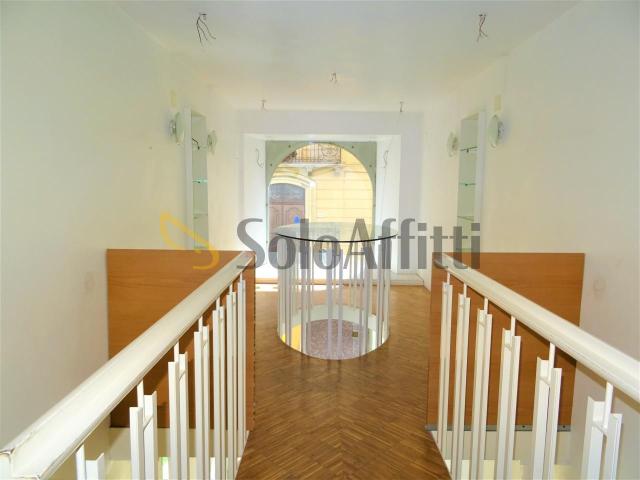 1 vetrina 2438 monolocale 30mq
