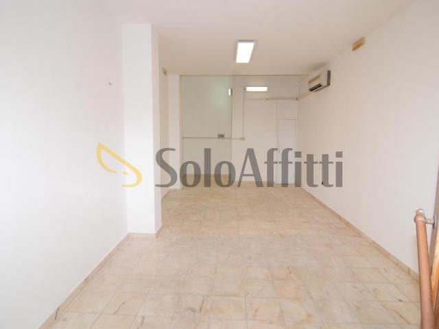 1 vetrina 740 monolocale 40mq