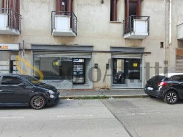 1 vetrina Corso della Libertà 63/B bilocale 70mq