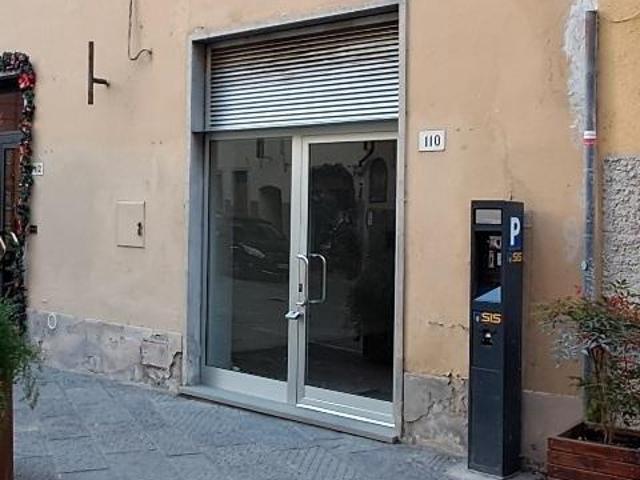 1 vetrina bilocale 50mq
