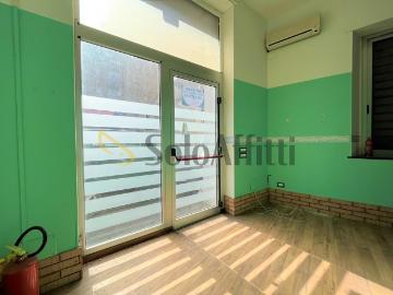 1 vetrina bilocale 80mq