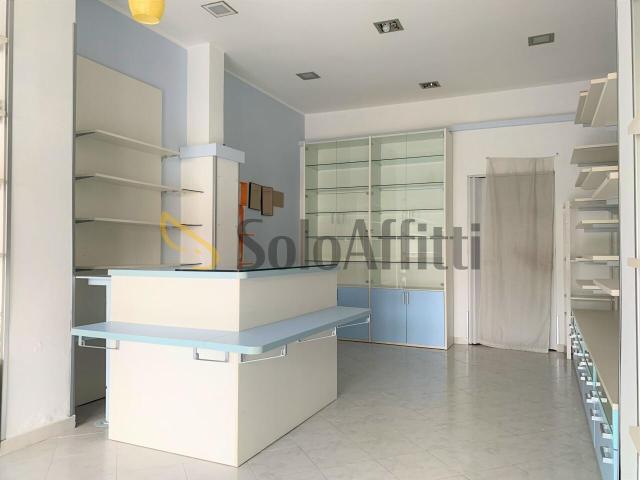 1 vetrina monolocale 40mq