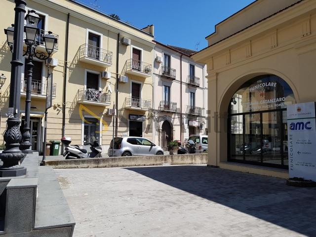 1 vetrina monolocale 30mq