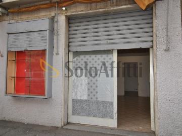 1 vetrina Scali Aurelio Saffi 48 735 bilocale 40mq