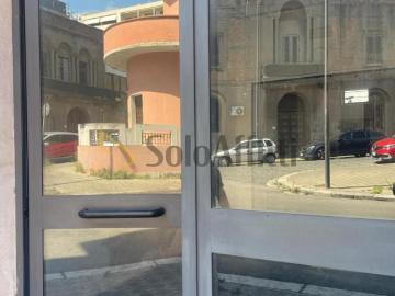 1 vetrina Via Gregorio Palestino 6 bilocale 74mq