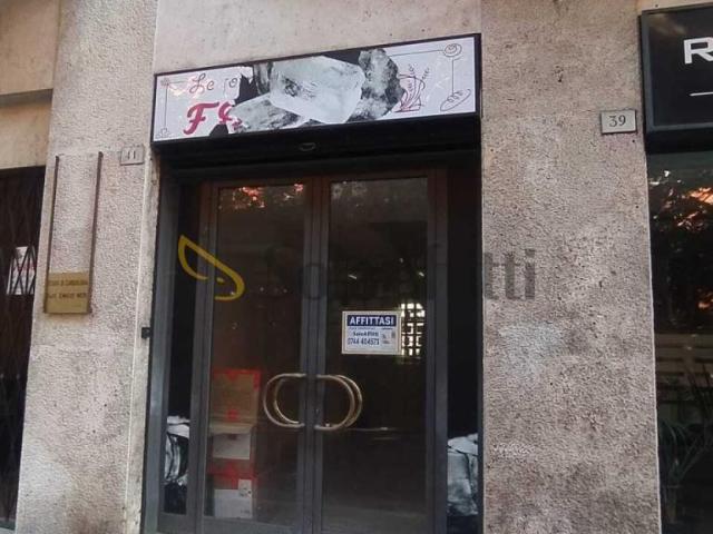 1 vetrina Via I° Maggio 41 bilocale 50mq