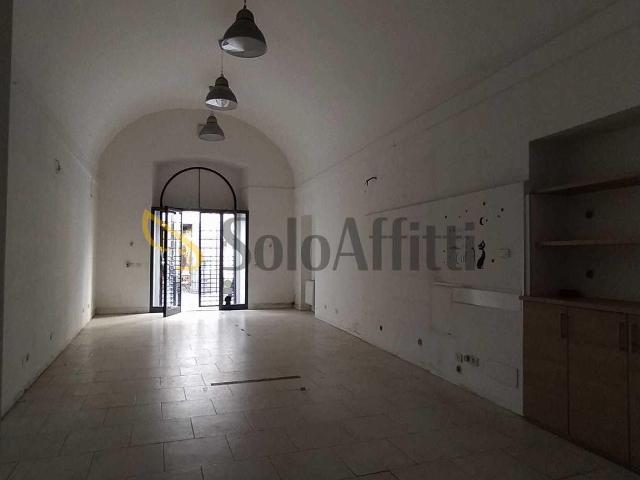 1 vetrina Via Roma bilocale 80mq