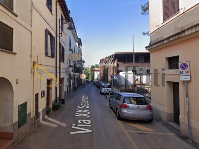 1 vetrina Via XX Settembre 16 monolocale 50mq