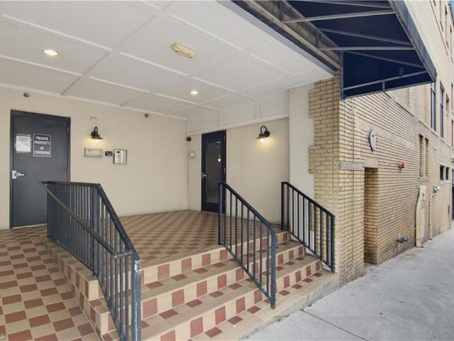 1 W 5th Street #302