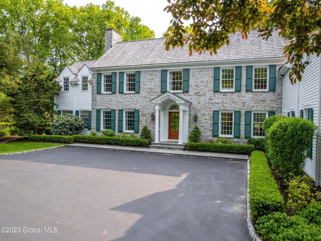 1 W Cobble Hill Road