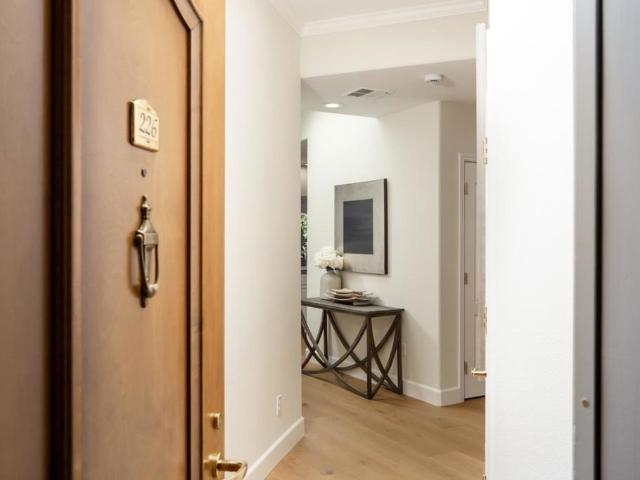 1 W Edith Avenue D226