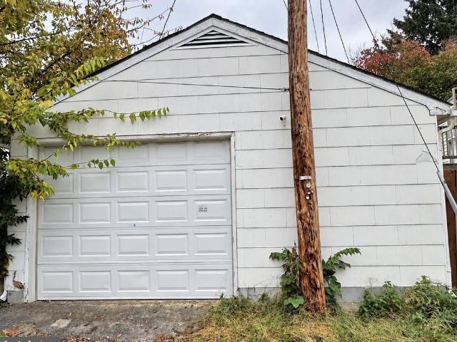 1 W Howard Street
