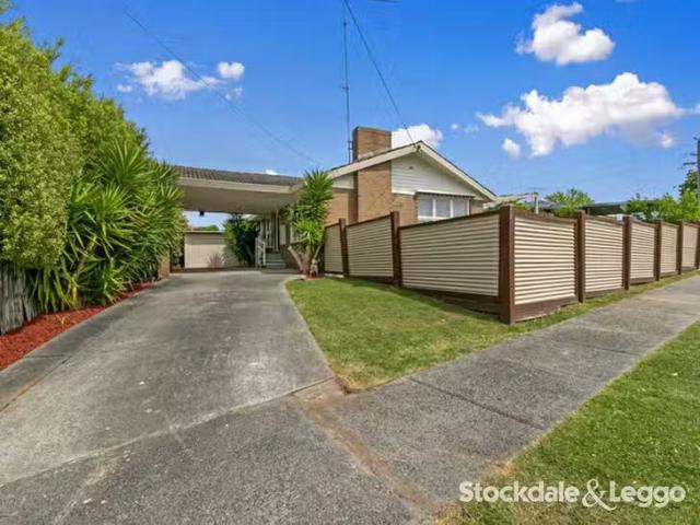 1 Walker Parade, Churchill, VIC 3842