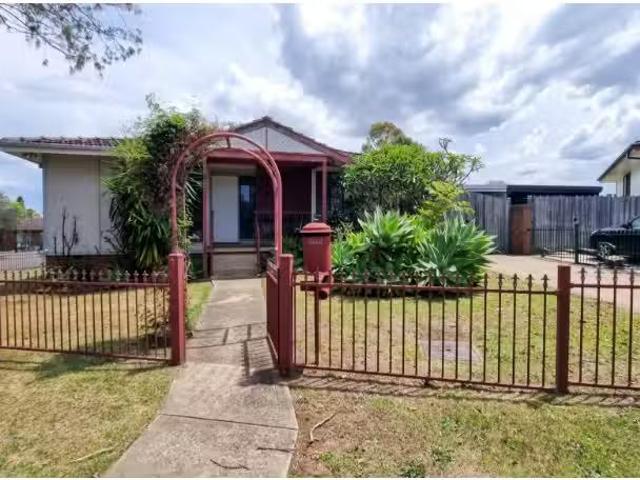 1 Wanganella Way, AIRDS House for rent Listed by Jasmin Smith.