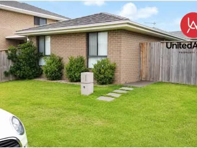 1 Ward Street, ORAN PARK House for rent Listed by Daniela Mar.