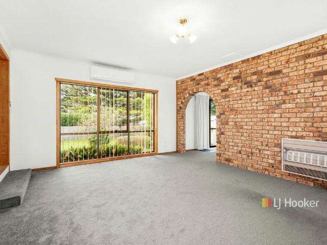 1 Warreen Drive, Penguin