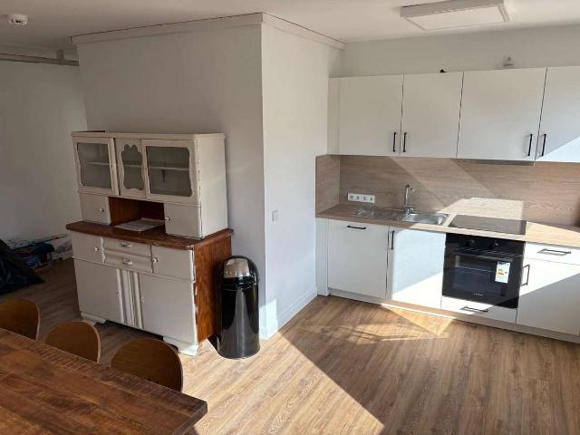 1 WG Zimmer 14m² in 5er WG Hamburger Str. weitere neue Mitbewohner in zentraler Lage gesucht!