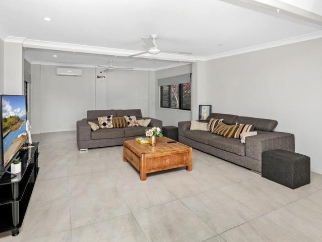 1 X ROOM AVAILABLE STUDENT ACCOMMODATION IN SMITHFIELD 2 KILOMETRES FROM JCU FURNISHED