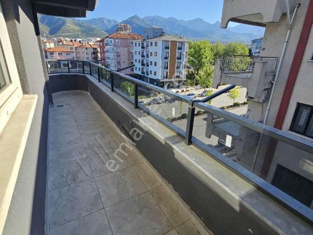 1.yapı'dan Ulus Cadde Üzeri 4+1 Arakat 200 M2