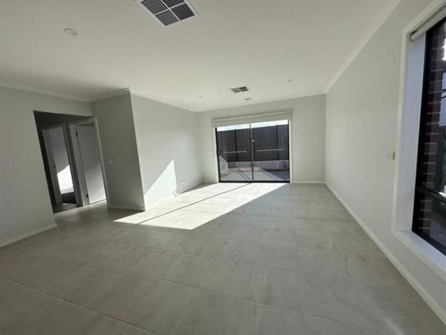 1 yr old house $480/week