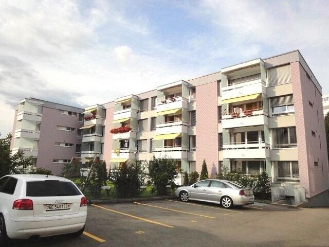 1 ZW à 28 m² zuoberst im 3. OG mit Balkon