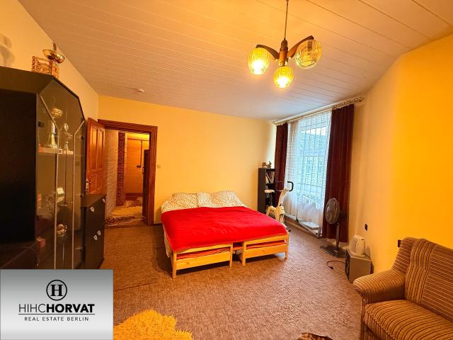 1 ZI. ALTBAU SOLDINER KIEZ – SANIERUNGSBEDÜRFTIG, RUHIGE HOFLAGE, UNBEWOHNT & SOFORT FREI! 4.OG