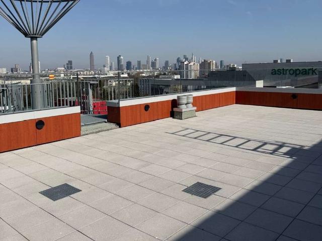 1 Zi Appartment mit EBK, Concierge Service, XXL Skyline Terrasse für HG uvm!