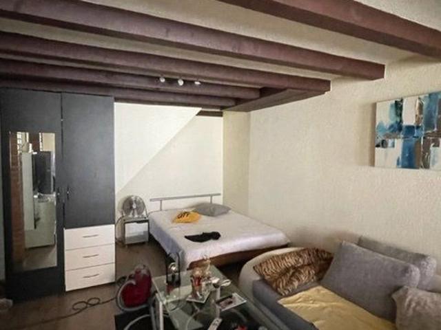 1 Zimmer, 40 m², 1. Stock