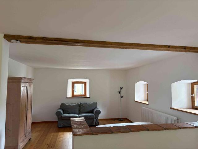 1 Zimmer, 47 m², 1. Stock
