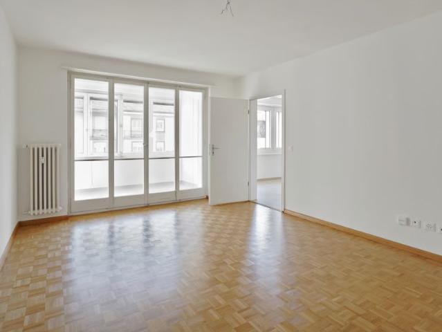 1 Zimmer, 44 m², 1. Stock