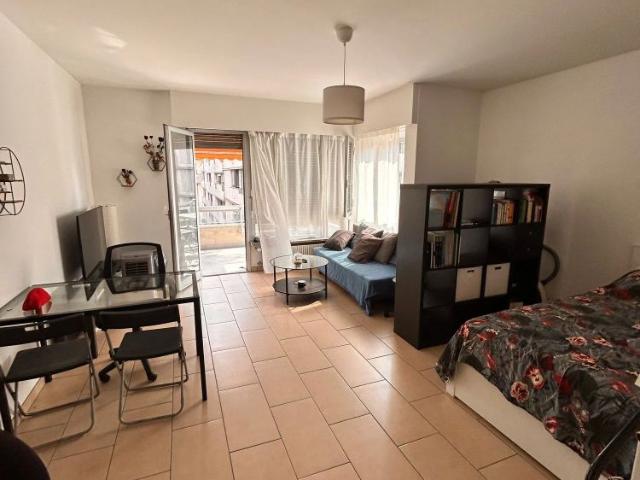 1 Zimmer, 45 m², 3. Stock
