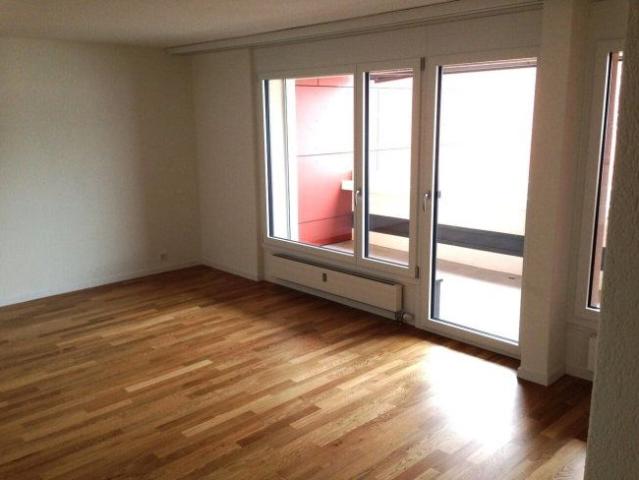 1 Zimmer, 4. Stock