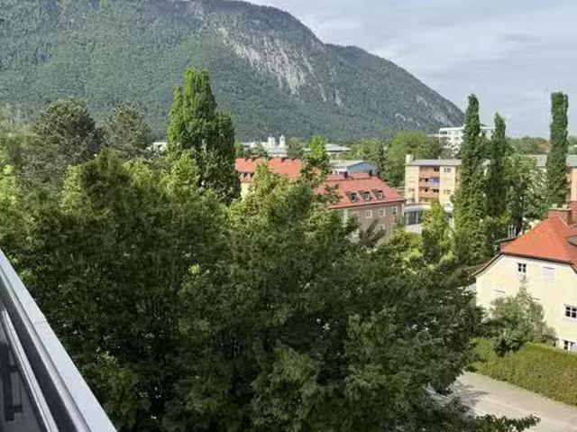 1 Zimmer 53 m² 1.200 € Kaltmiete Wohnungen in Bad Reichen.