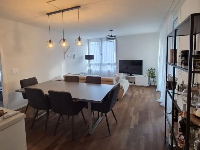 1 Zimmer, 74 m², 2. Stock