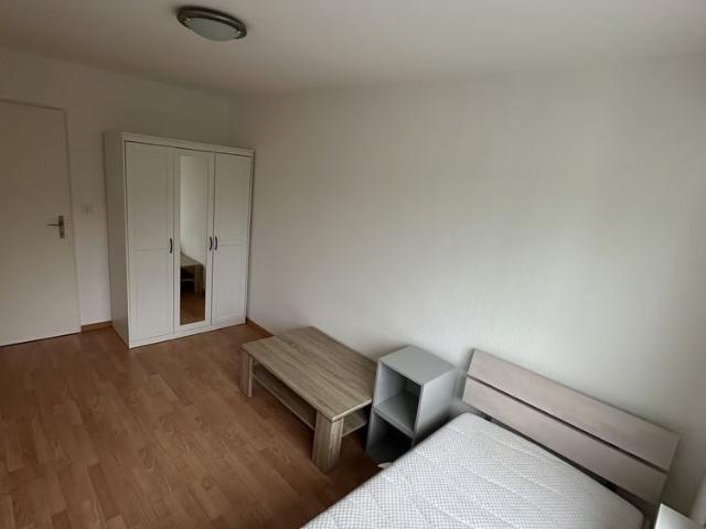 1 Zimmer, 75 m², 2. Stock