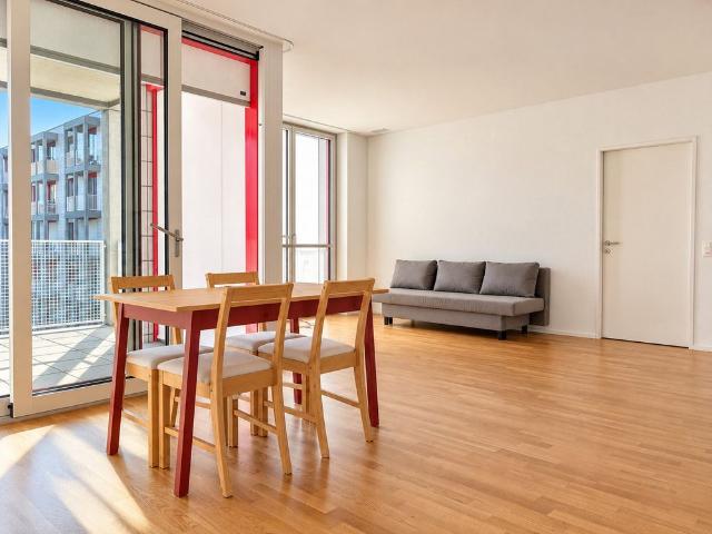 1 Zimmer, 75 m², 4. Stock
