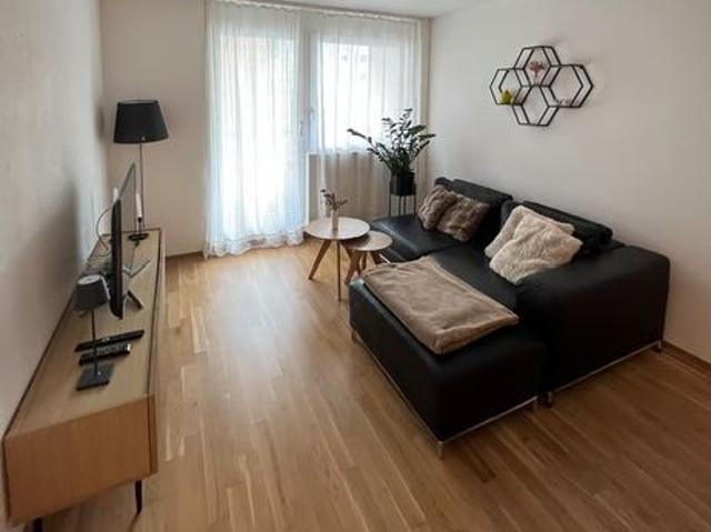 1 Zimmer, 75 m², 5. Stock