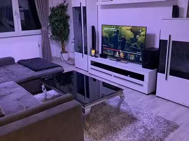 1 Zimmer 82 m² 920 € Kaltmiete Wohnungen in München